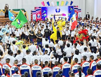 สุพรรณบุรี  พิธีมอบประกาศนียบัตรนักเรียนชั้นม 6 ที่สำเร็จการศึกษาโรงเรียนกีฬาประจำภาคกลาง