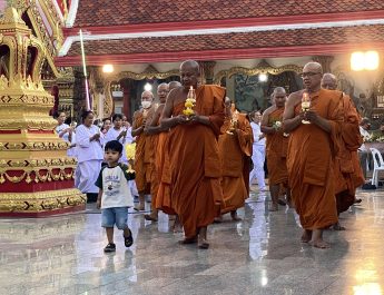 สมุทรปราการ พระวชิรคณาทร เจ้าอาวาส วัดบางพลีใหญ่กลาง จุดประทีปบูชาเวียนเทียน วันมาฆบูชา