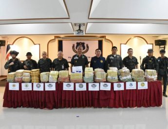 เชียงใหม่  กองกำลังผาเมือง ร่วมแถลงผล ขบวนการลำเลียง ยาบ้า 1,900,000 เม็ด